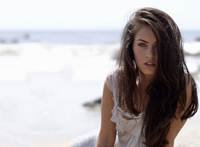 pic for megan fox on the beach 1920x1408